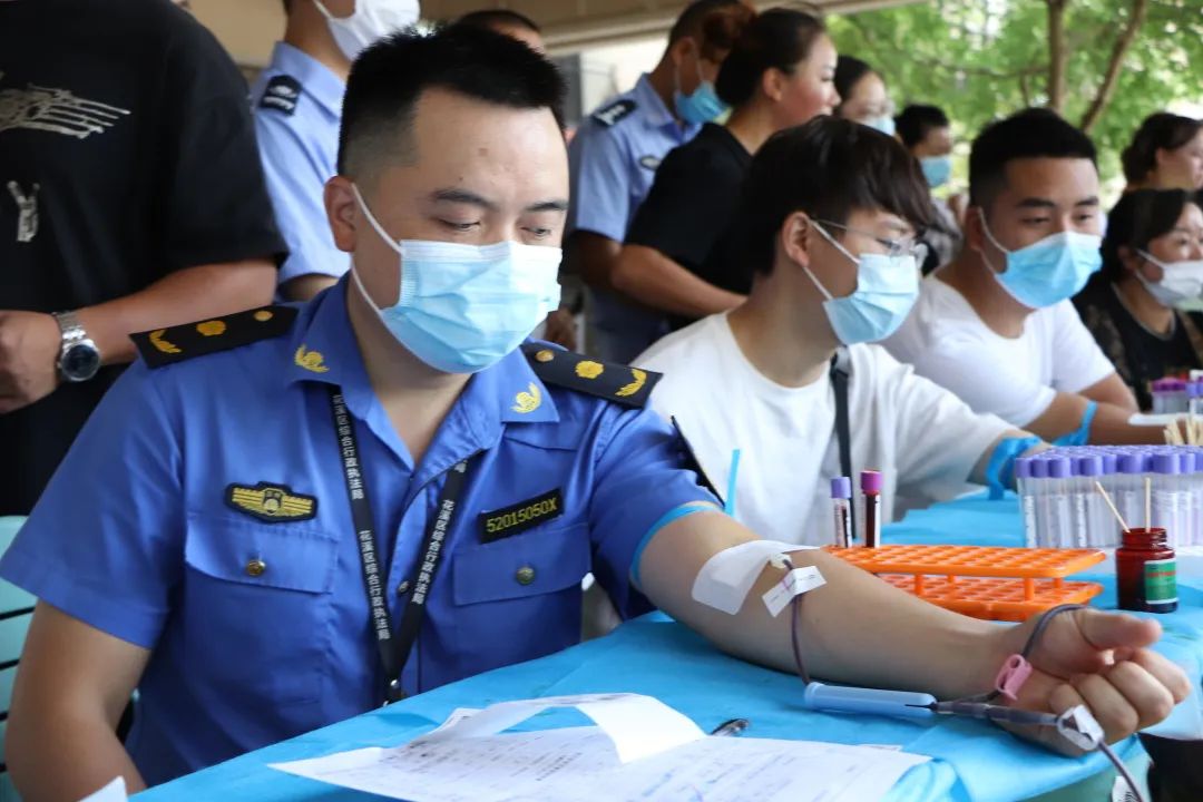 无偿献血让爱涌动图片,无偿献血为爱延续