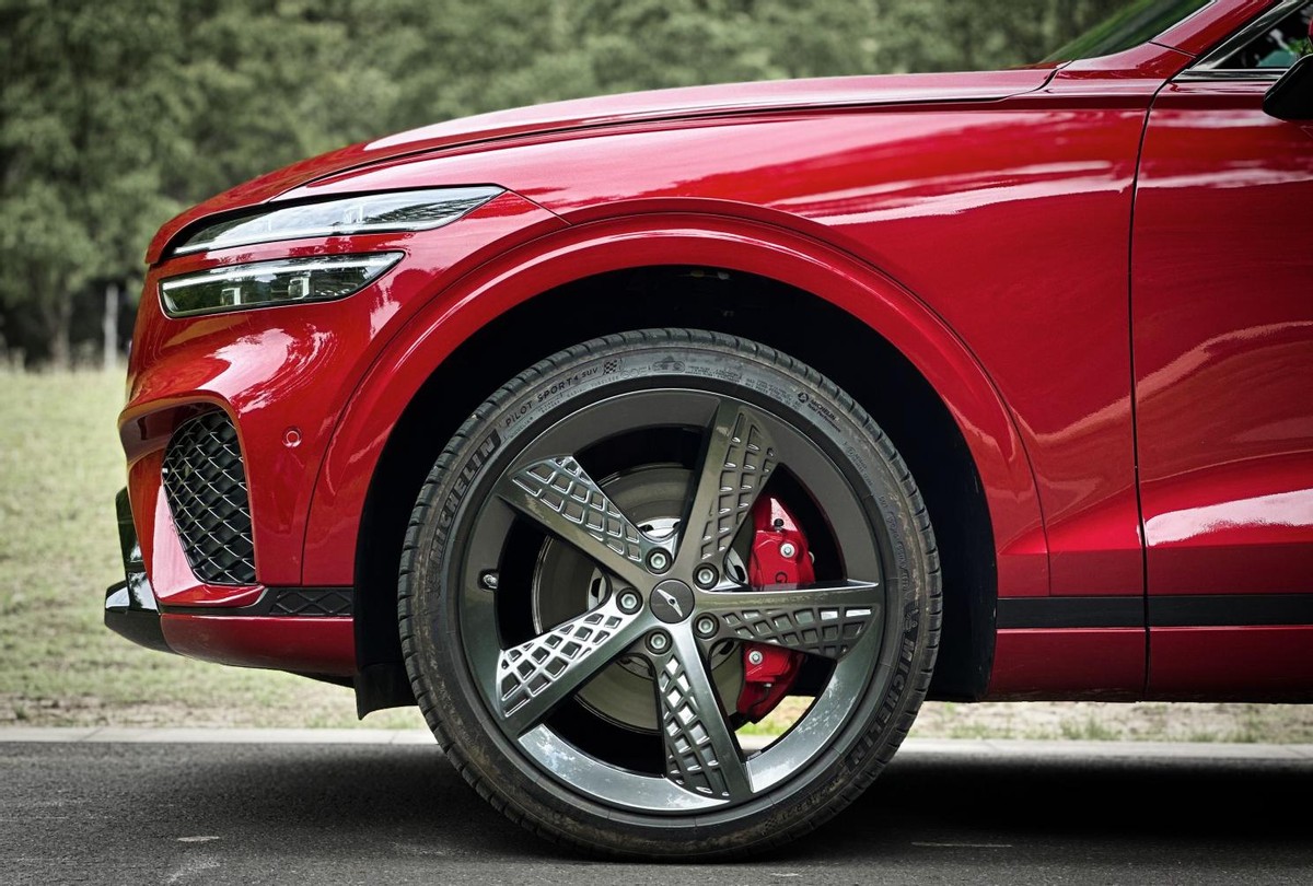 捷尼赛思gv802021款2.5t旗舰版报价,捷尼赛思gv70与gv80哪款气场强大