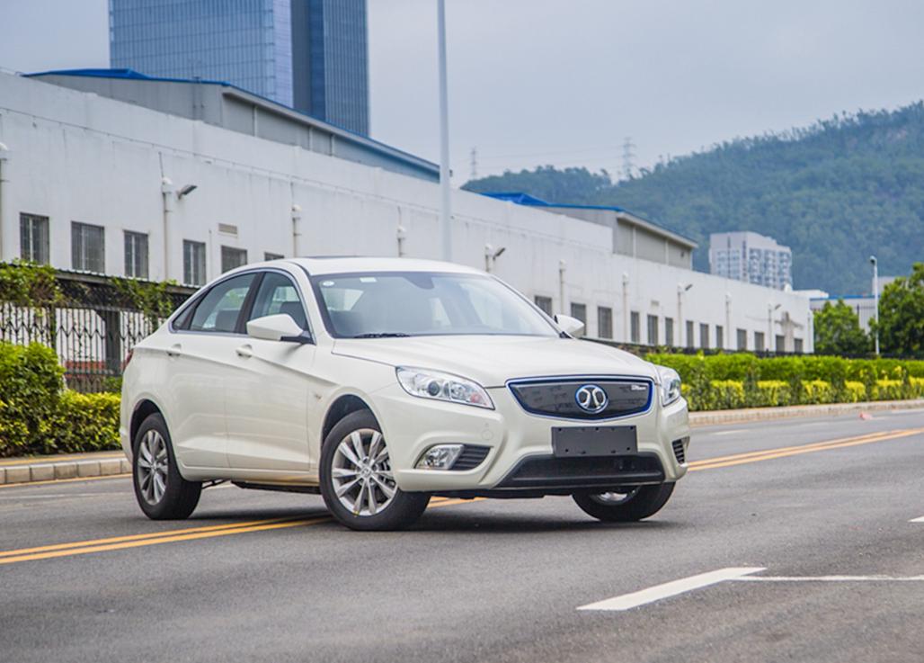 2015年开始，我国新能源汽车销量累计销售近500万辆，占全球约1/2