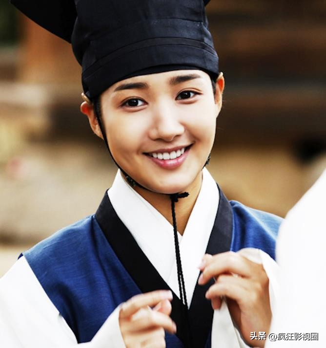 韩国女星朴敏英整容,朴敏英被称为韩国整容界女星范本