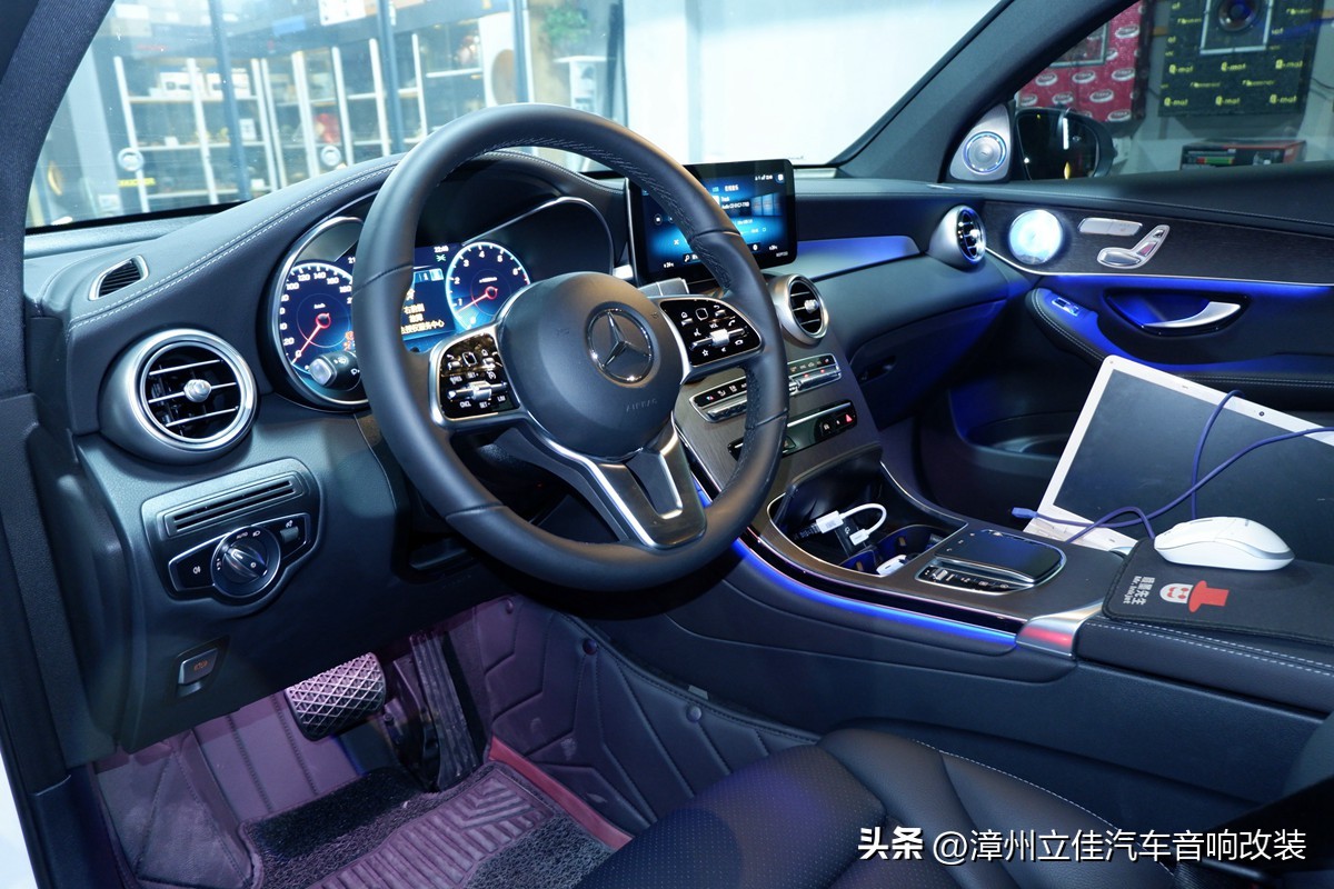 奔驰glc260原车功放,17款奔驰glc260音响升级原车功放