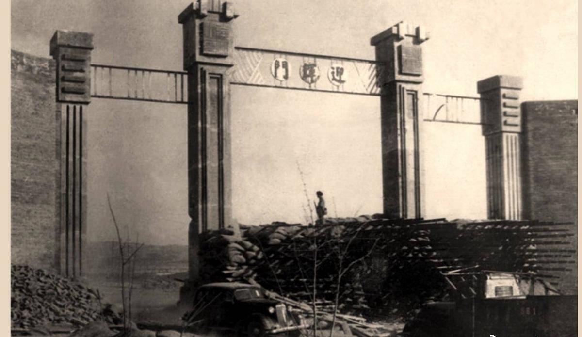 【晚清*楼青**旧影】女子丰乳肥臀，媚态撩人，风姿依旧！