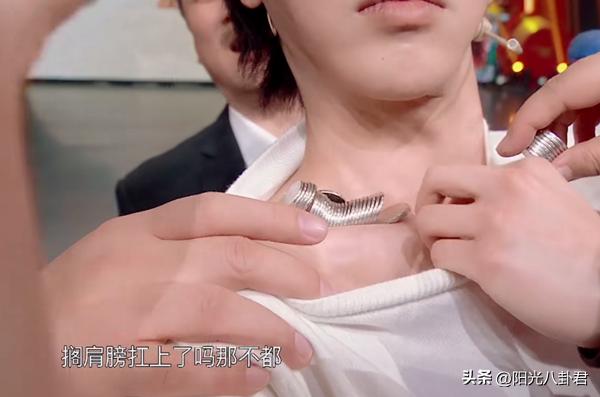 双腿细似竹竿，体型堪比纸片，内娱男星的审美真是太“畸形”了