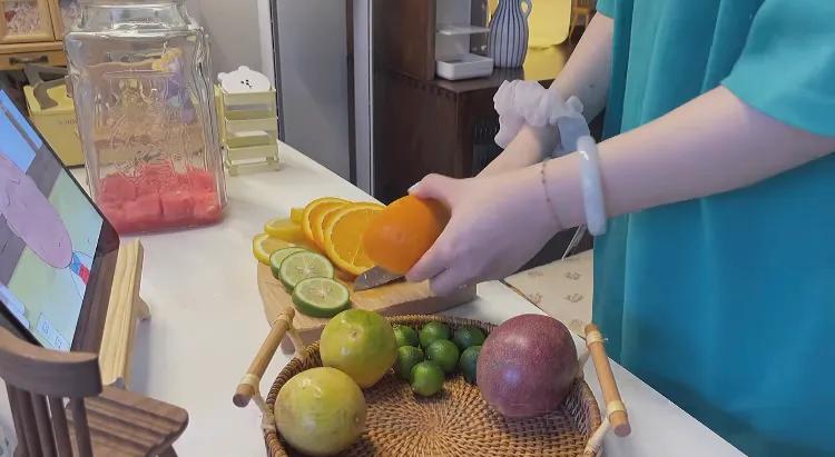 【野餐露营】不能少的自制水果茶