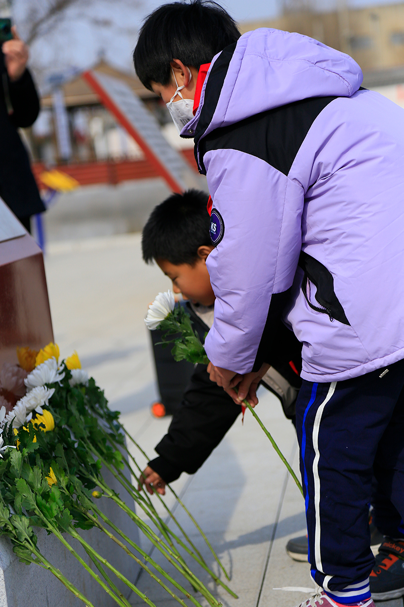 抗日英雄被捕遭酷刑宁死不屈,抗日英雄受伤被杀害老照片