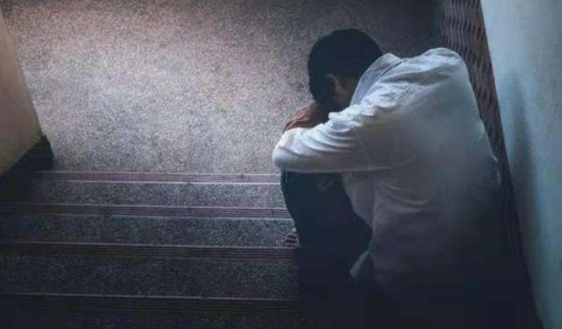 1999年山东一小贩卖毒冰棍，12个孩子无辜死亡，真凶逃亡15年被抓