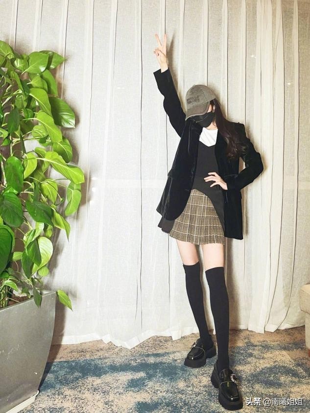 蜜桃臀不受宠了，现在流行的是克拉臀！网友：难怪直男都喜欢