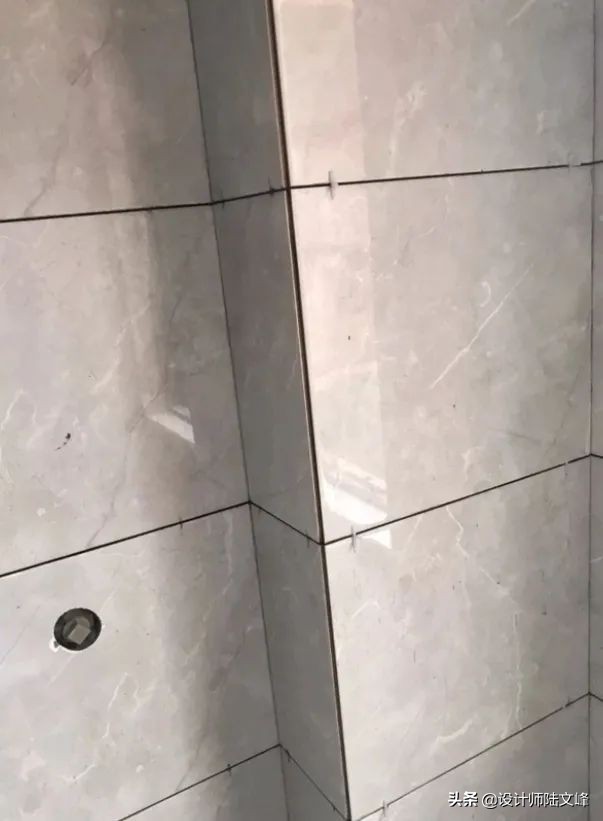 卫生间水管施工要注意这4项,卫生间薄贴瓷砖需要做二次排水吗