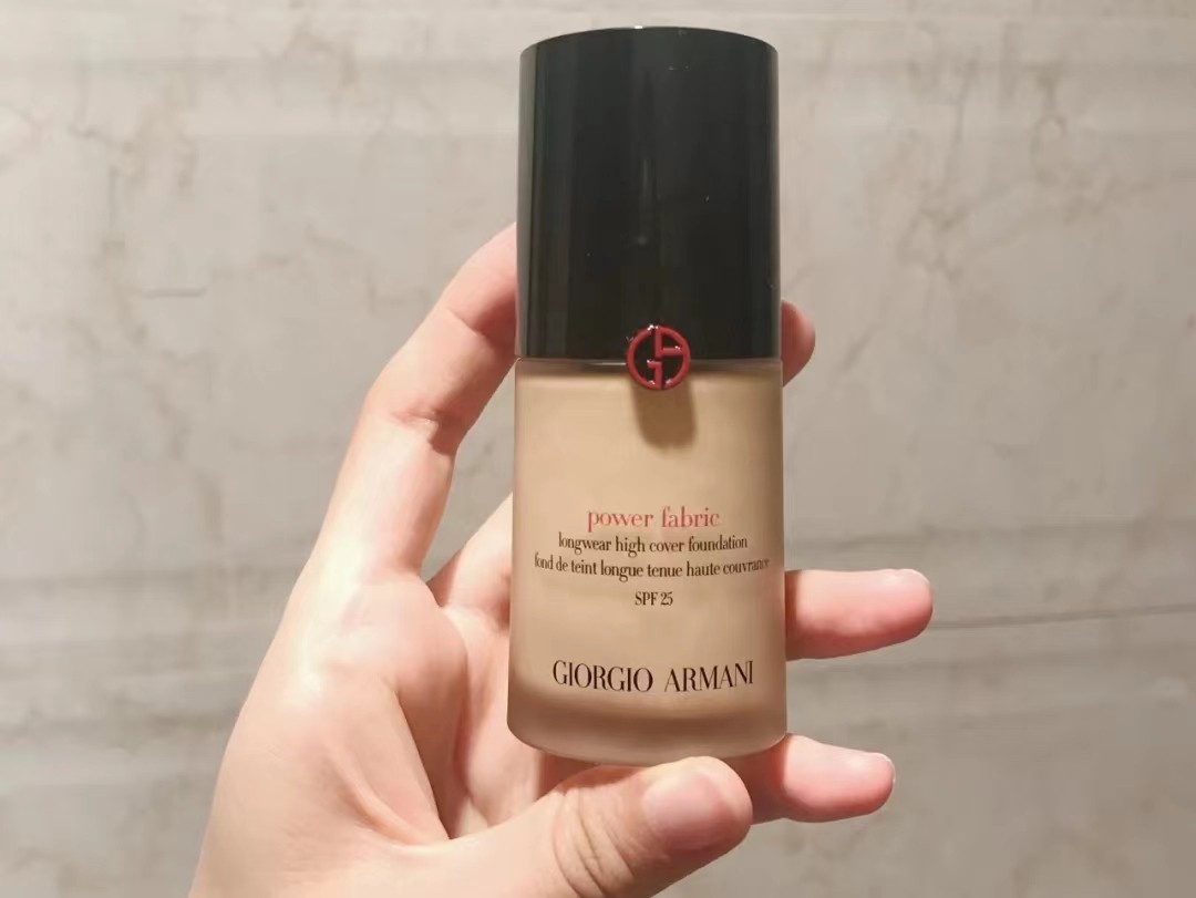 推荐几款适合油皮的粉底液,推荐几款适合混油皮的粉底液