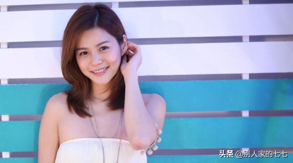 女人一旦动了情，会向你发出这四个“信号”