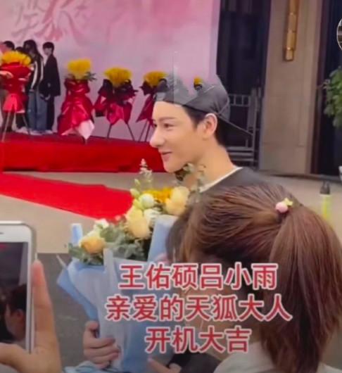 虽说“男人看鼻子”，但这些男演员的“大鼻子”，写满了“假”字