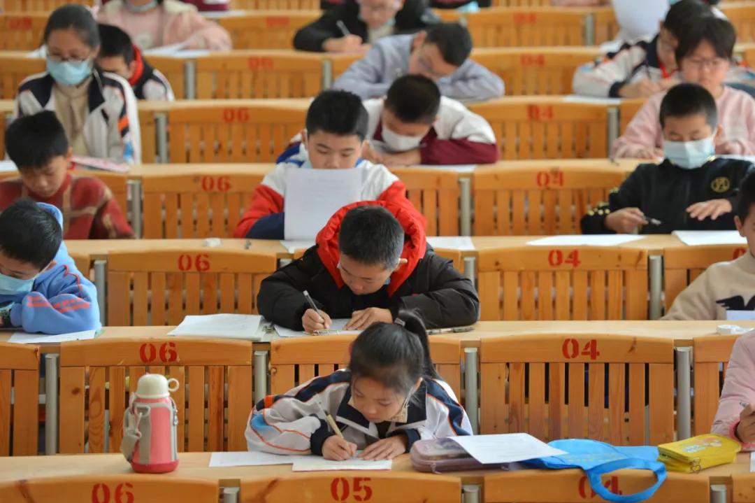 刚刚，南安近600名学生纸上争锋！有你家娃吗？