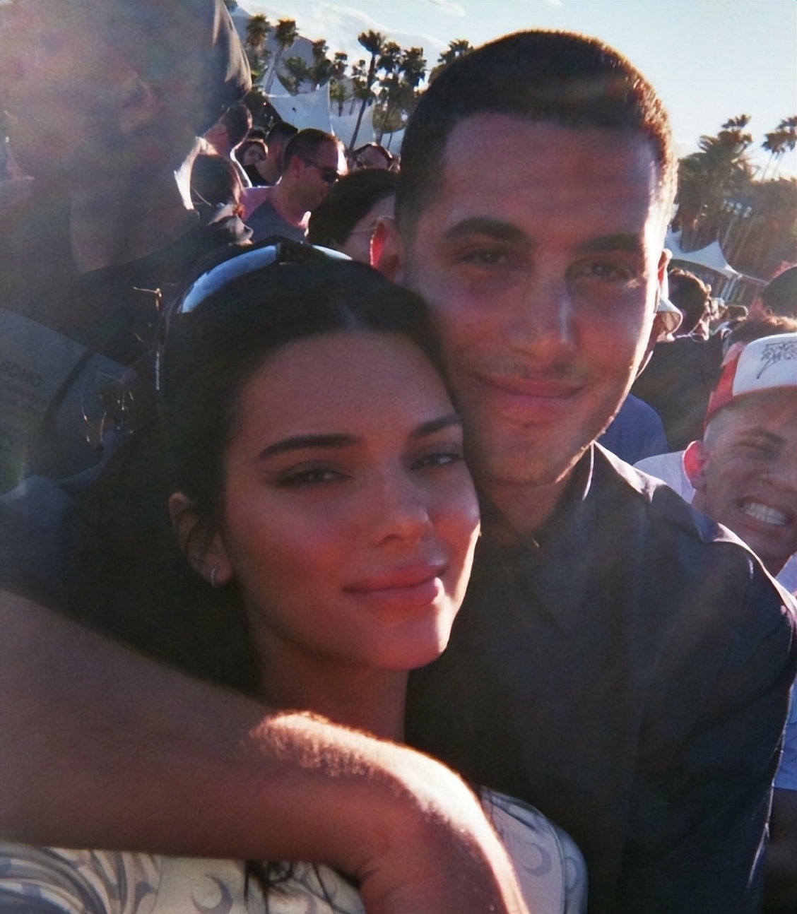 布克詹娜最近新料,詹娜布克甜蜜现身低调打扮出行