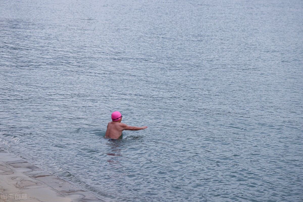 关于游泳的经典诗词,关于水上运动的诗句