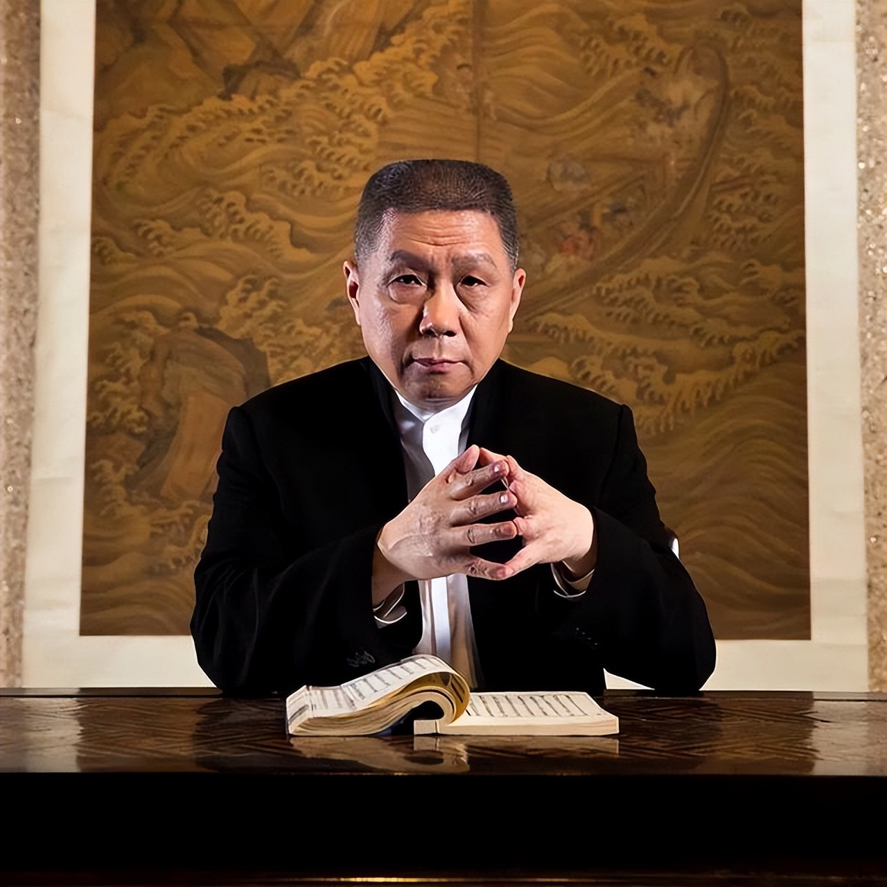 国人以为老外不懂货，高价卖出“造假*物文**”，却不知损失超10亿