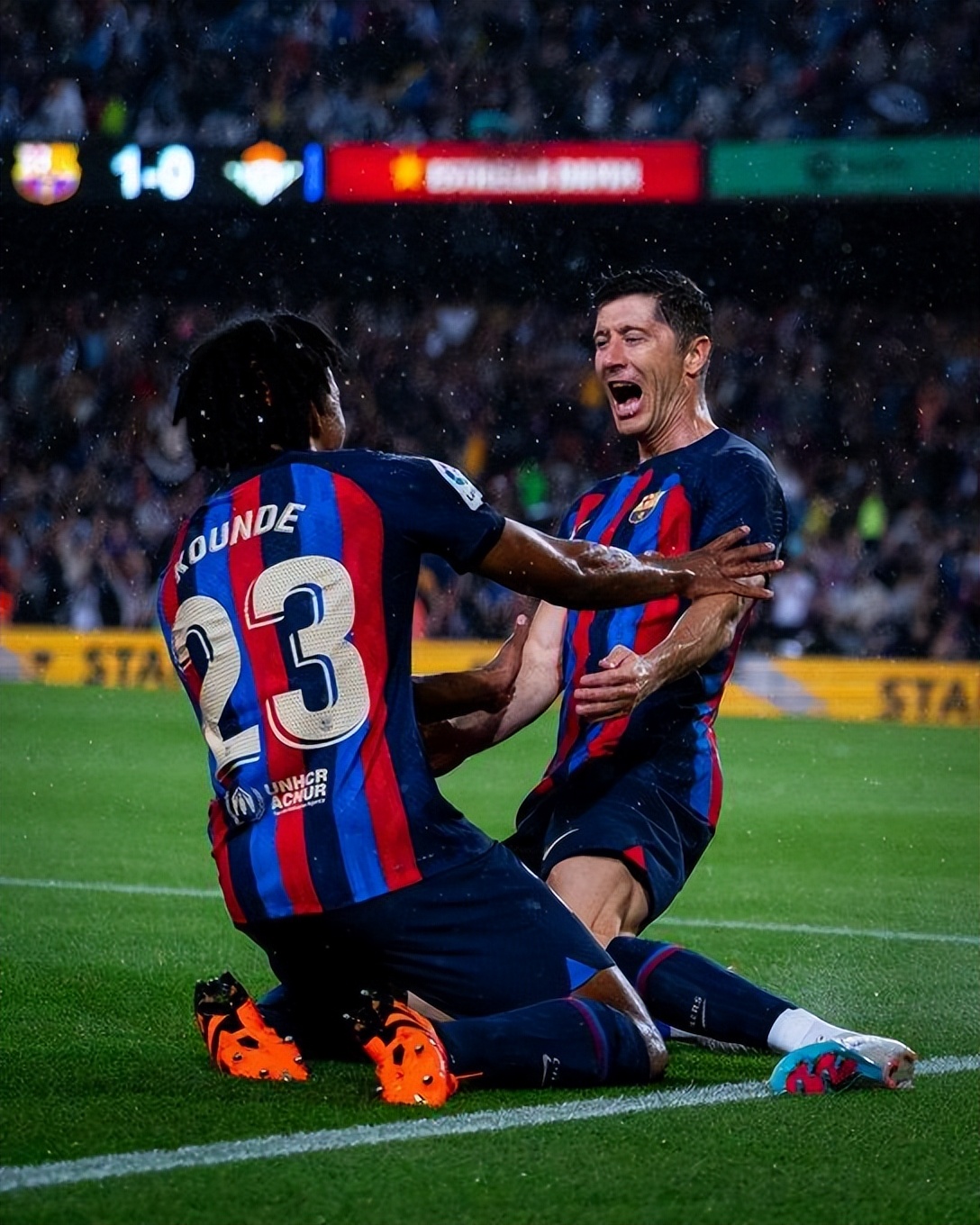 足球十大难破的纪录莱万9分钟5球,巴萨4-0皇马全场