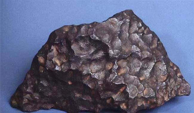 捡石头一天能挣多少,捡石头能赚到钱吗