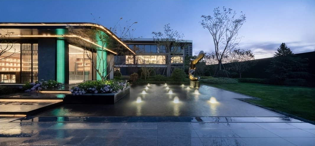 济南龙湖在售的哪个盘最好,前8月地产销售排名