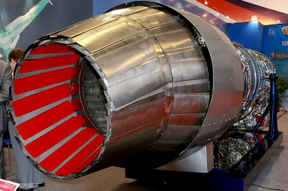 中国歼20战斗机换装涡扇15发动机,油管评论歼20换装国产发动机