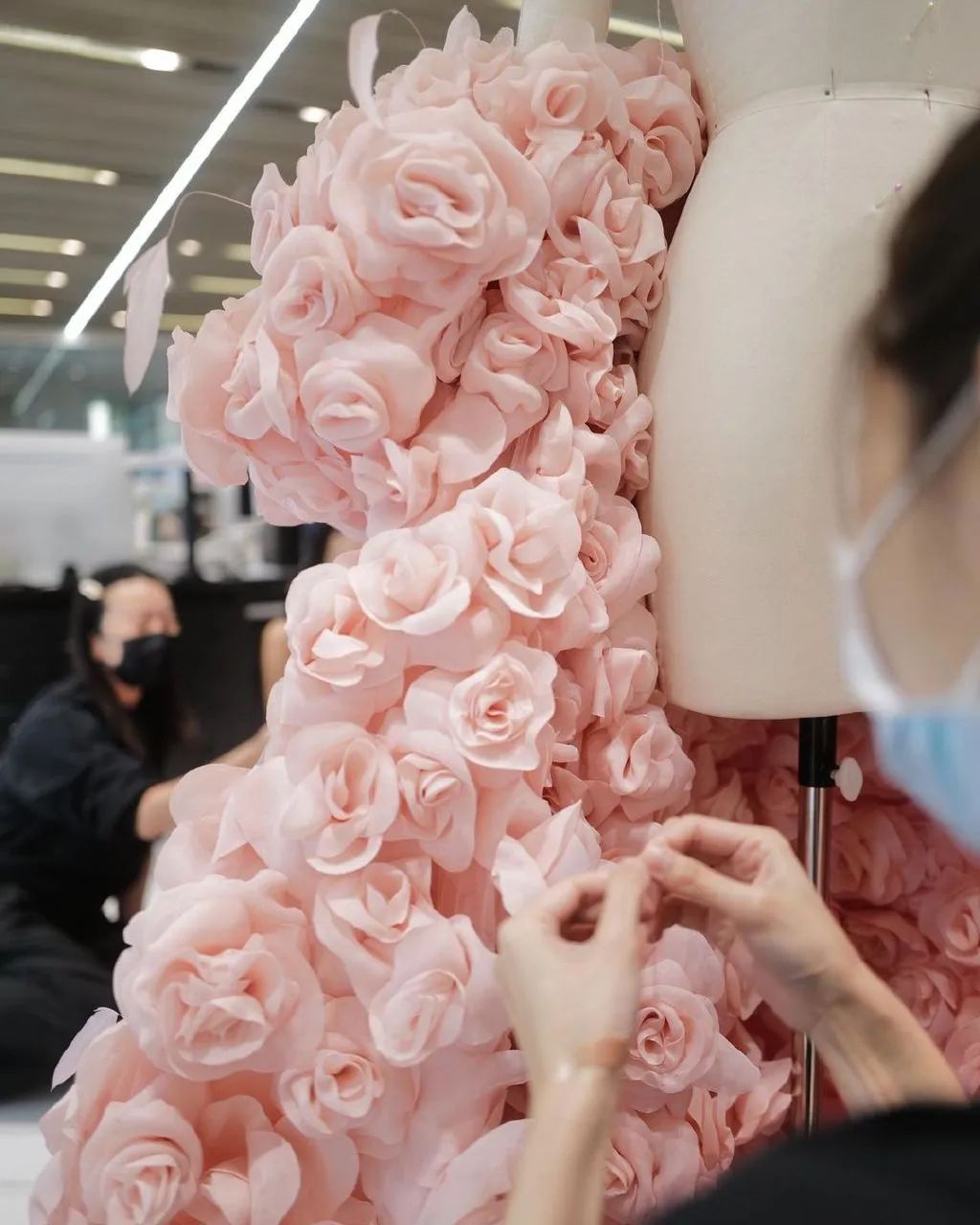 范冰冰为什么可以出现在戛纳红毯,范冰冰在戛纳让人吐槽的是什么