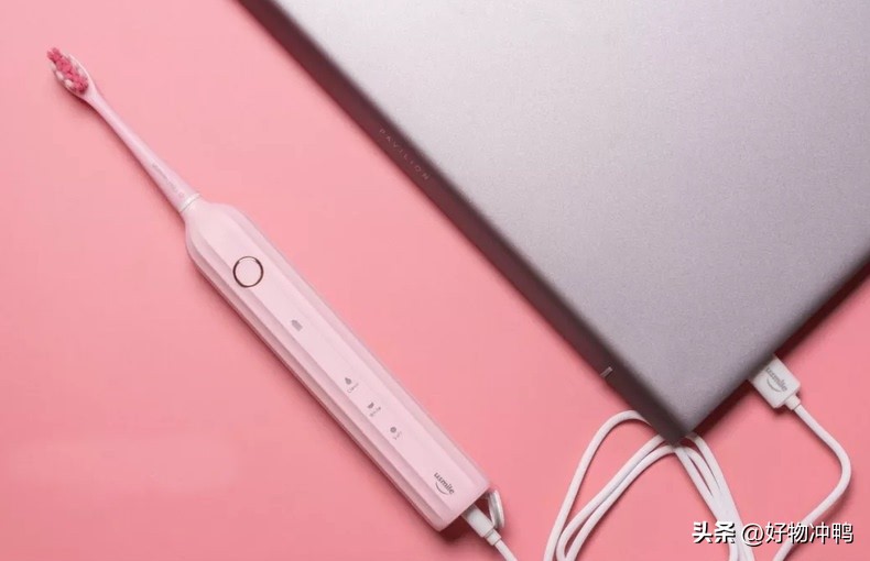 情人节给女朋友送什么礼物又不贵,情人节礼物给女朋友送什么比较好