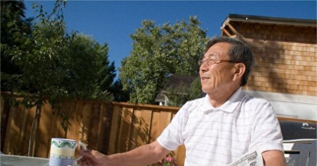 鎯婁汉涓惧姩,鎯婁汉涓惧姩鐭ヤ箮