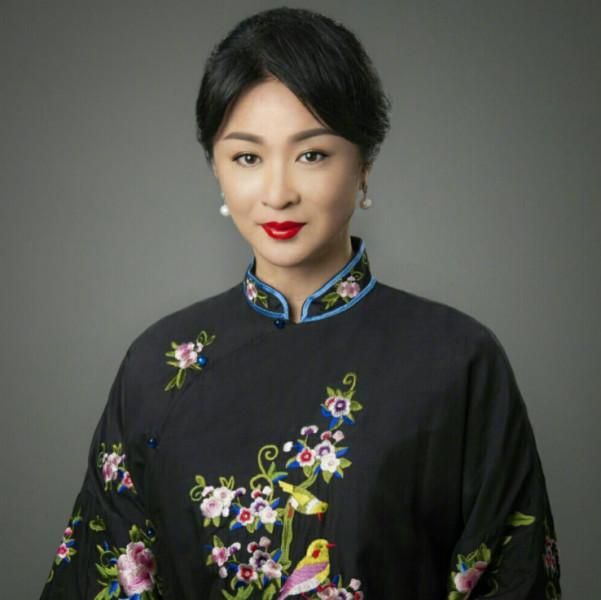 金星被问：做完变性手术后，会忍不住和女人一起洗澡吗