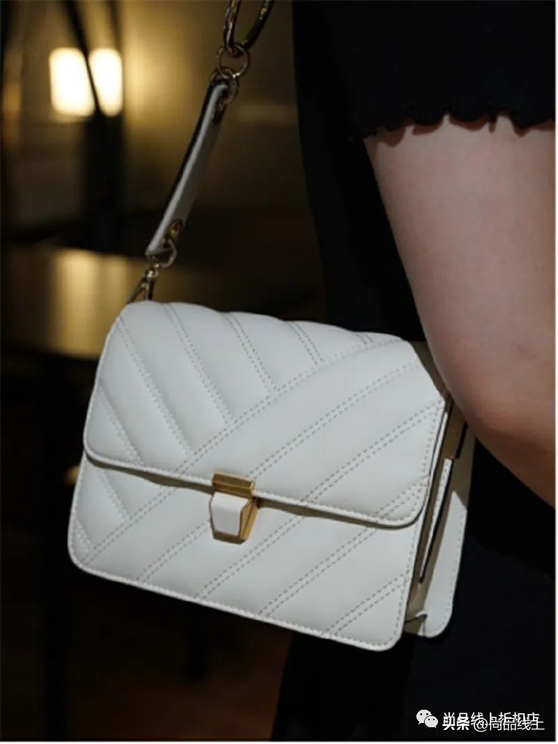 红谷女包轻奢品牌直播,红谷女包包新款2023爆款