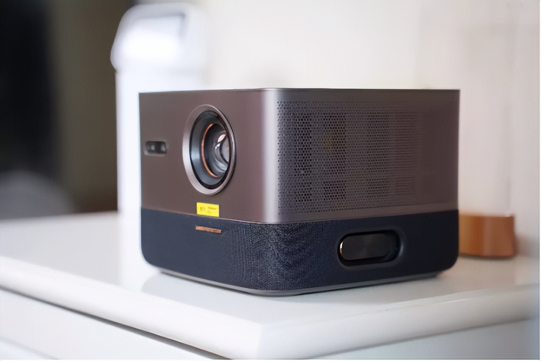 AOCL1S激光投影,比肩激光电视的投影仪