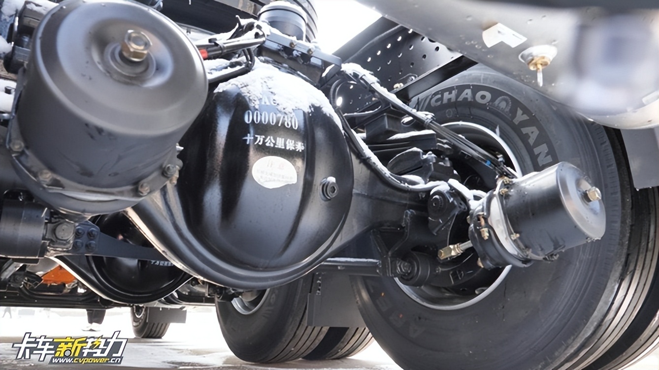 新款欧曼est车头,欧曼银河和est价格差多少