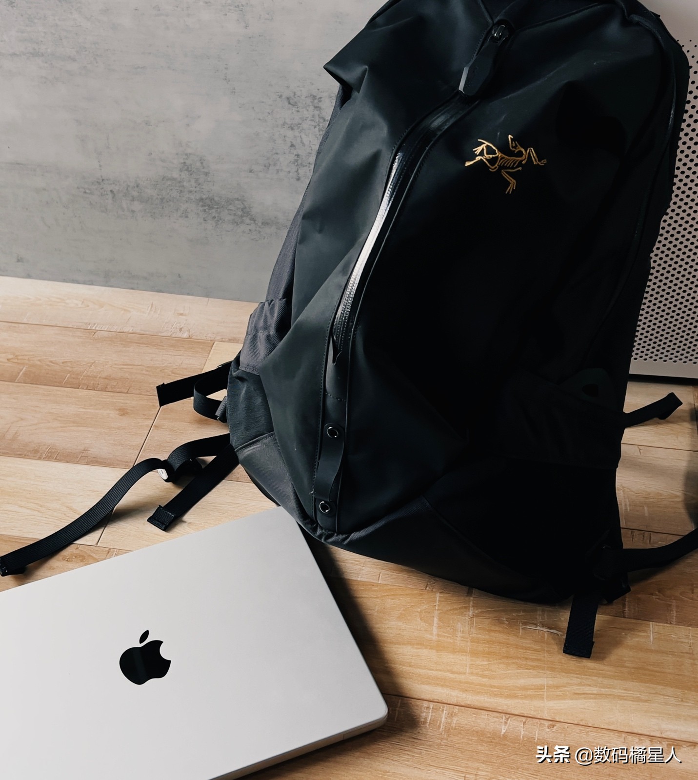 体验到M2MacBookAir真机：轻薄本苹果已经通关了，对手还在新手村