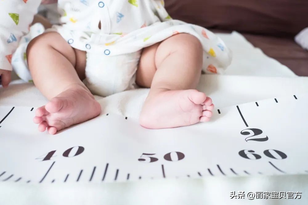 怎么区分宝宝脚长多少,婴幼儿脚长标准对照表