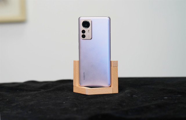 性价比手机目前最值得入手的一款,现在性价比最高的是哪一款手机