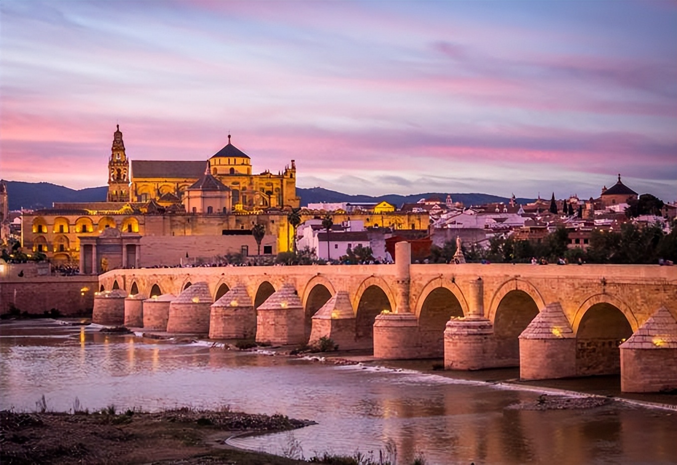 西班牙位于五带中的哪一带,西班牙10大旅游城市