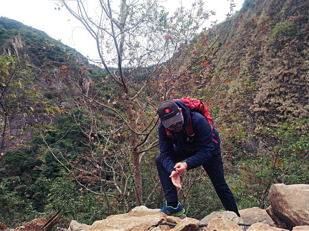 连帽棉服男女同款冬季加厚保暖款,冬季放牧穿的防寒加厚棉服