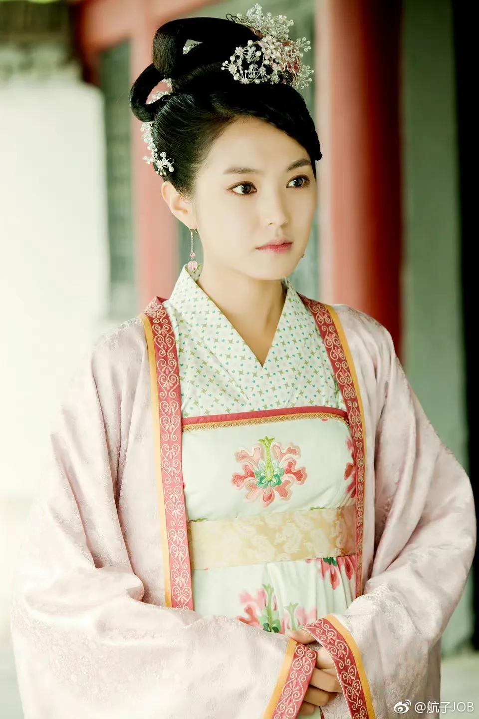 申珉熙在中国发展的韩国演员，看名字不认识一看照片原来是她