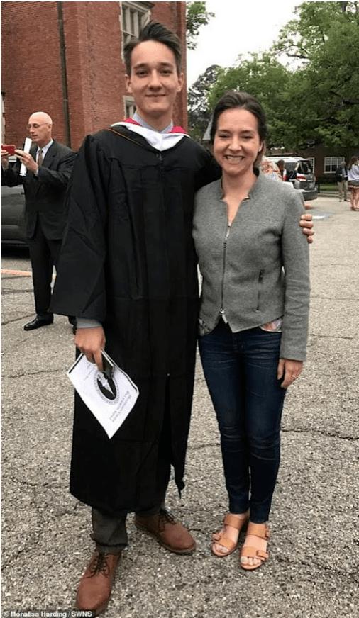 美国普通家庭有几个孩子,美国自己在家教孩子不上学可以吗