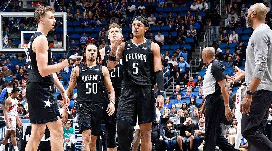 全NBA天赋最高的球队，正在学会如何赢球