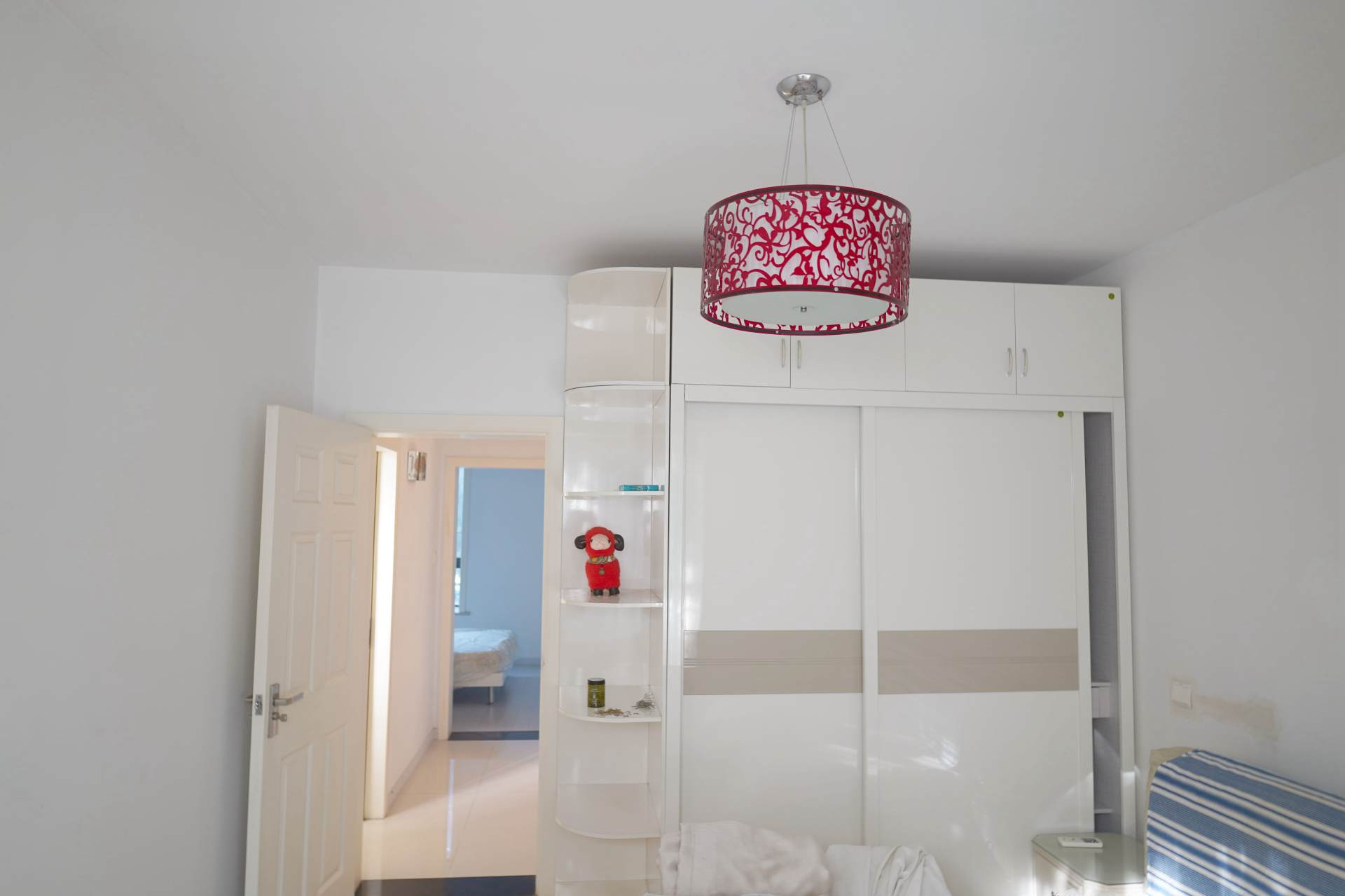 小户型也没有必要做全屋智能灯光,二手房客厅灯光改造