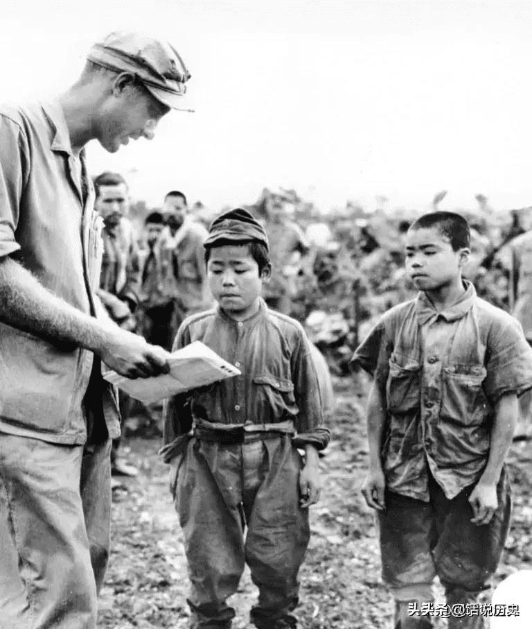 变态的纳粹德国,*光脱**犹太人女人衣服,集体*杀屠**!