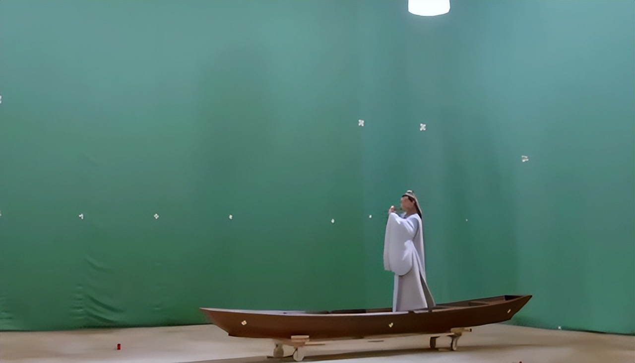 电视剧中的不忍直视,为什么电视剧拍戏只有上半身