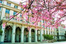 昆明医科大学——崇德、精业、团结、奉献