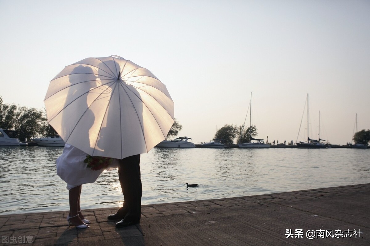 她终于如愿以偿，被他拥进怀中