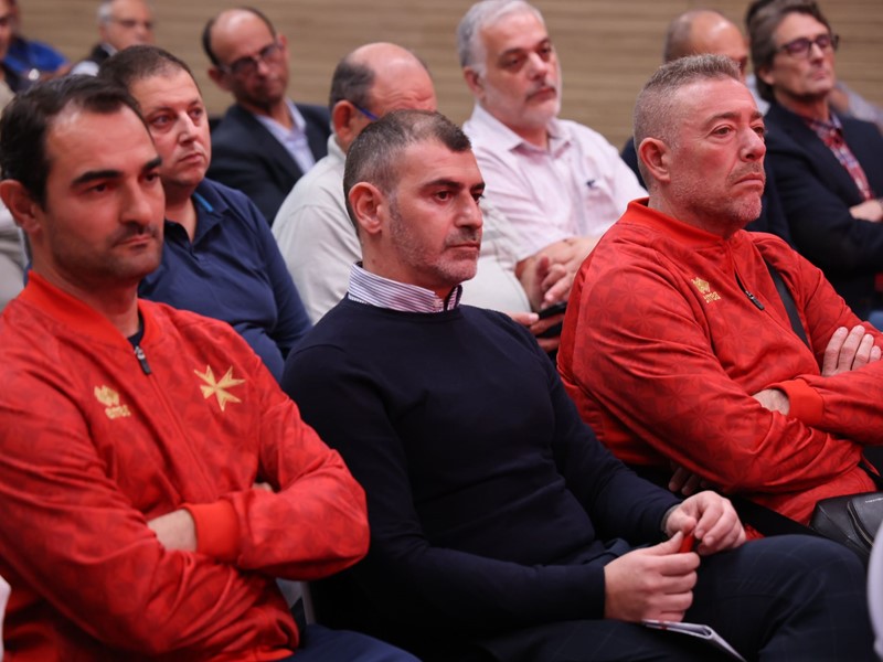 四位归化球员坐镇,这支欧洲鱼腩国家队,国际排名上升了7位