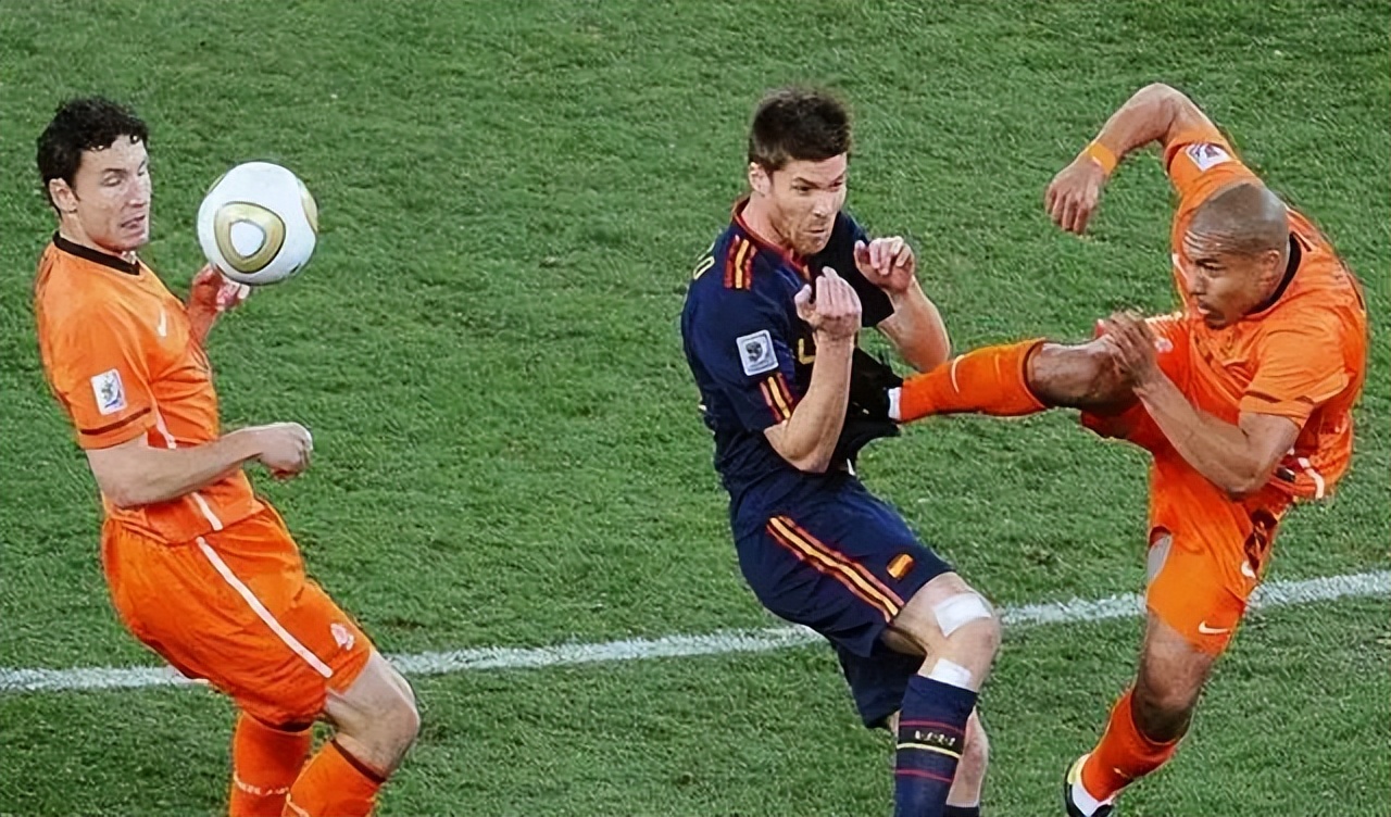 偷窃、下毒、车震、巫术，还有性放纵：世界杯历史上的冷故事