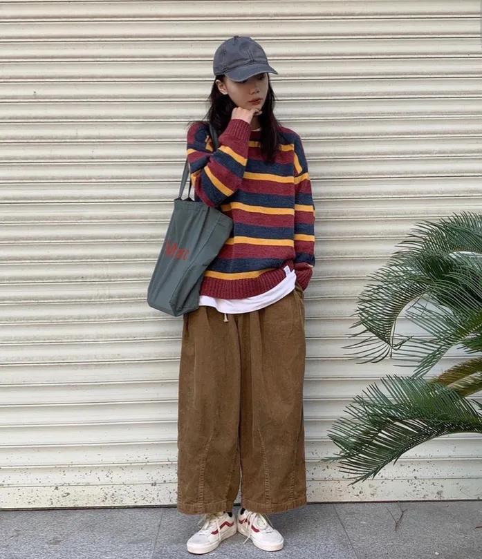 经典vans穿搭中帮,黑白vans经典款过不过时