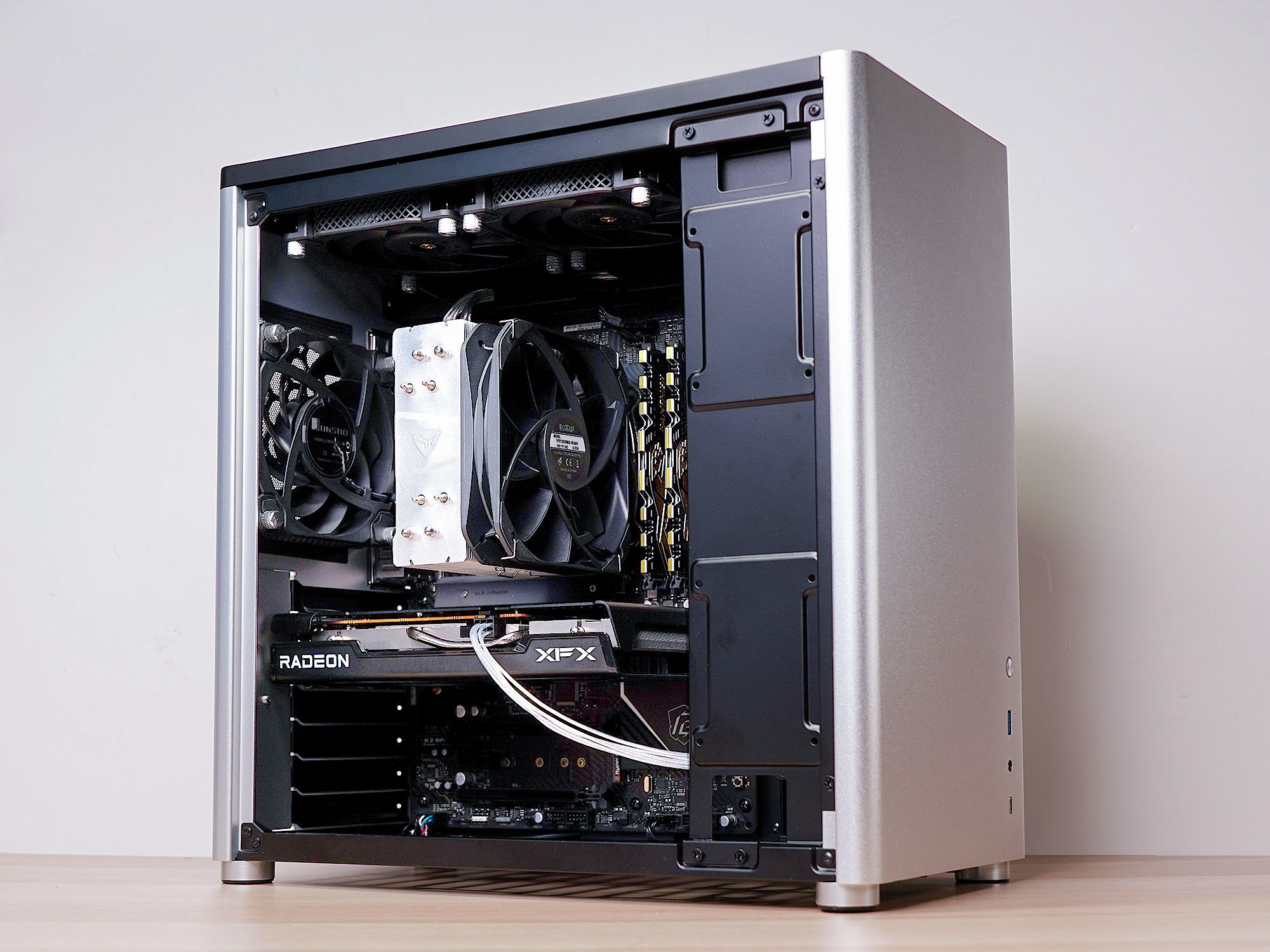 都2022年了，1080p分辨率下4GB显存够用吗？迟到的*X6R5**00XT评测