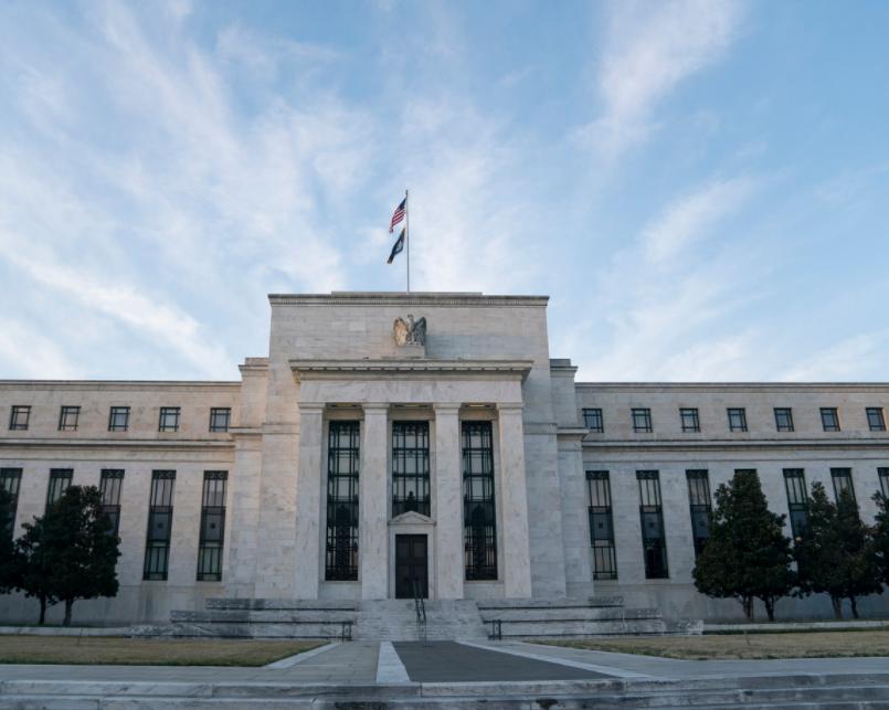 中国刚增持205亿美债，美国就上演“农夫与蛇”，拟对台提供军援