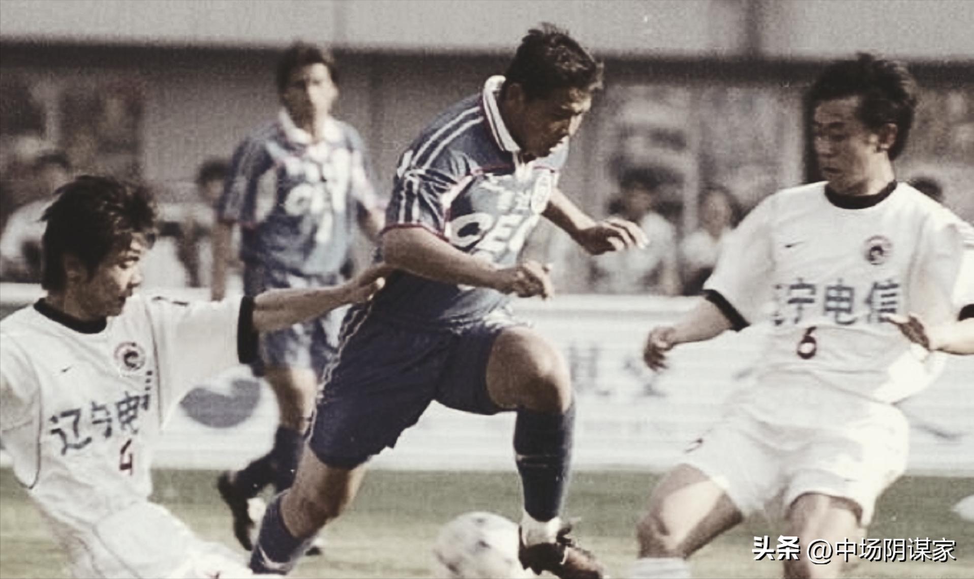 国足18号球员张效瑞简介,张效瑞98年国足集训谁把他铲伤的