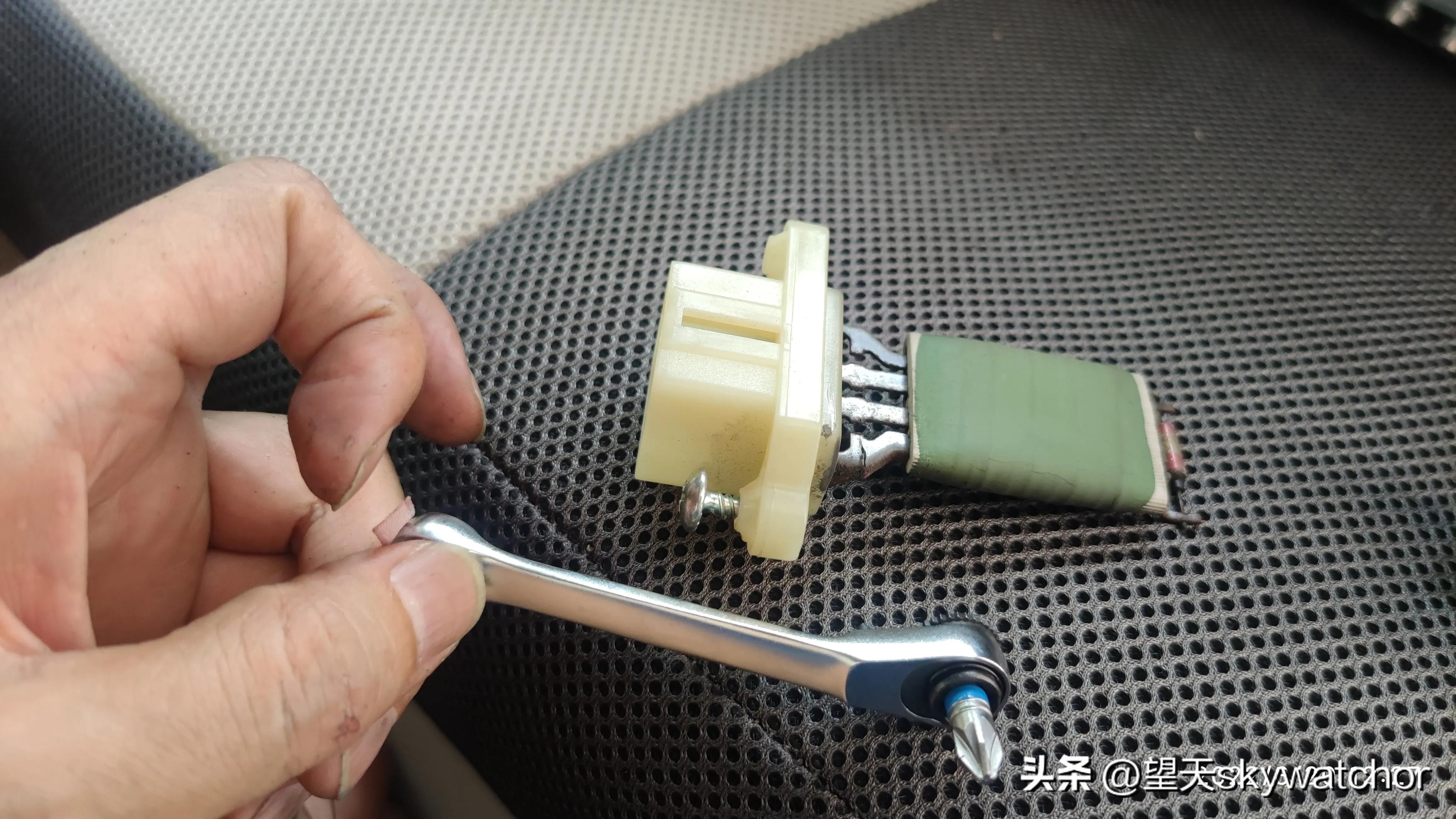 07福克斯鼓风机调速电阻,07款福克斯鼓风机电阻经常烧坏